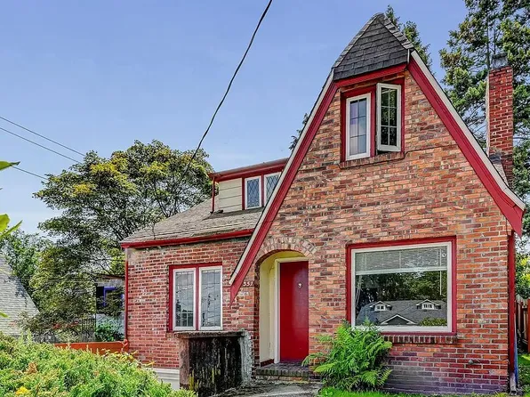 351 NE 52nd St, Seattle, WA 98105