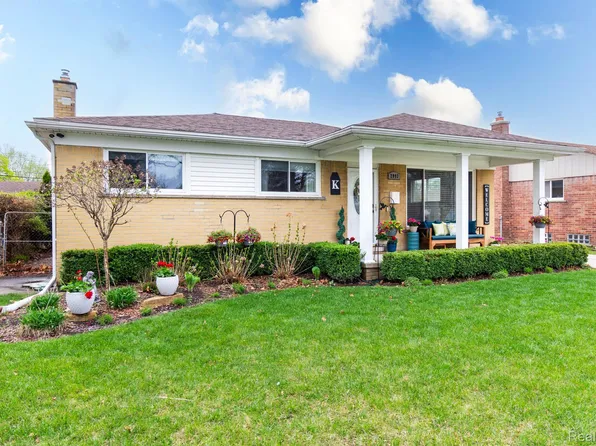 2993 Grange Rd, Trenton, MI 48183