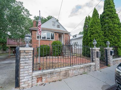 1215 Fairfax Avenue, Bronx, NY, 10465