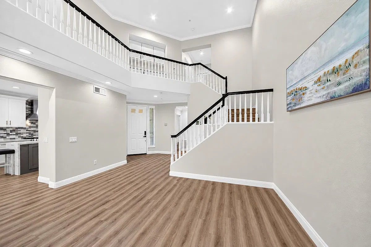 3 bed, 2.5 bath, 2271 sqft, $5,000 — Photo 3