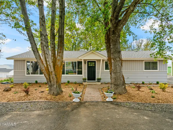 930 Cabin Ln, Selah, WA 98942
