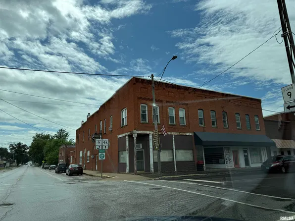 297 Oak St, Dallas City, IL 62330