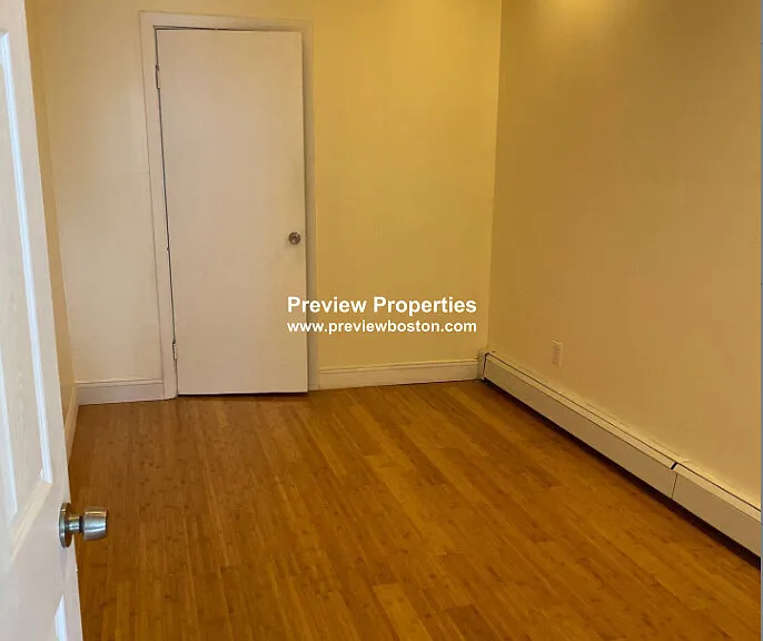 Maverick St — Photo 5