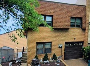 121 Mimosa Ln, Staten Island, NY 10312