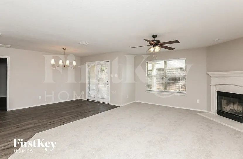 4 bed, 3.0 bath, 2578 sqft, $2,970 — Photo 2