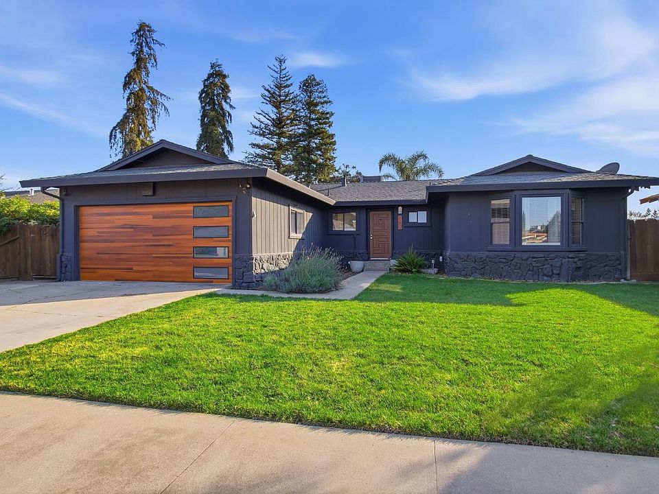 1st image of 680 Sherri Way