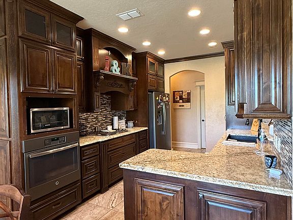 4th image of 114 New Braunfels Ln