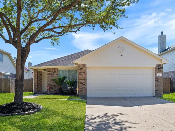 1111 Magnolia Dale Dr, Fresno, TX 77545