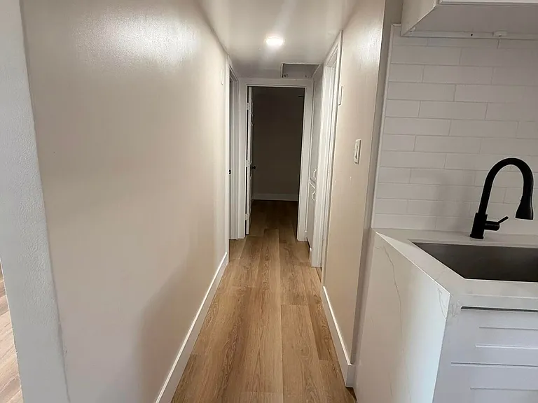 S Kenwood Cir — Photo 3