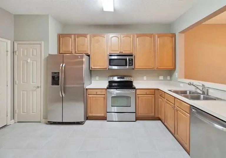 2451 Stockton Dr — Photo 8
