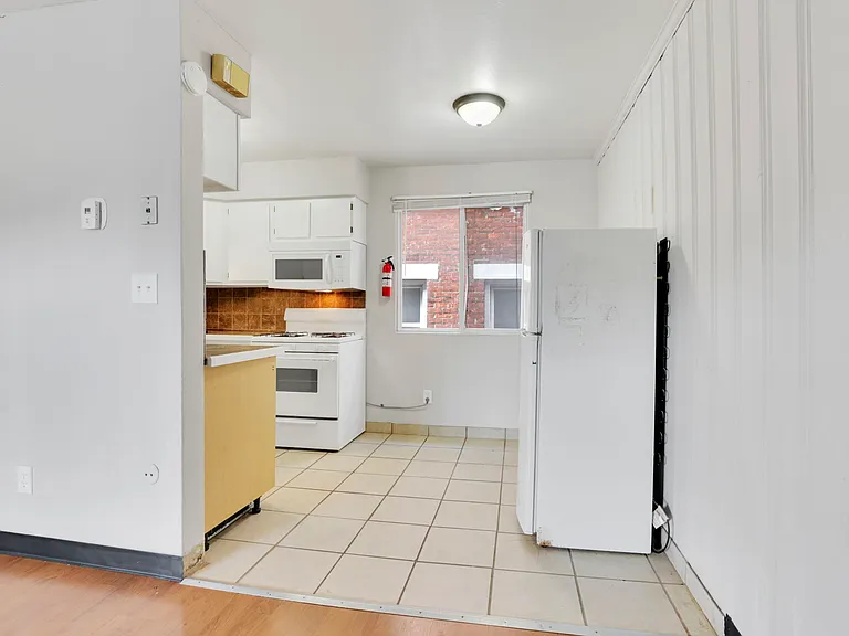 27 W 8th Ave #D — Photo 12