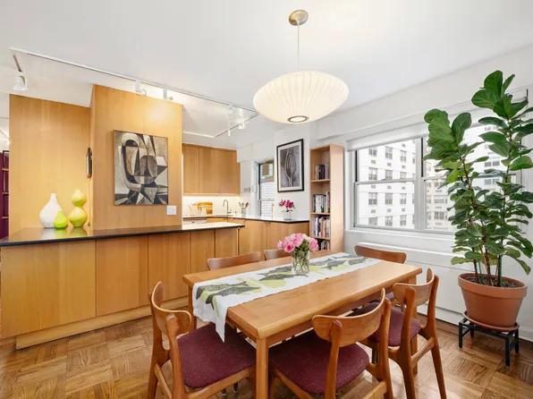 70 East 10th Street image 3 of 9