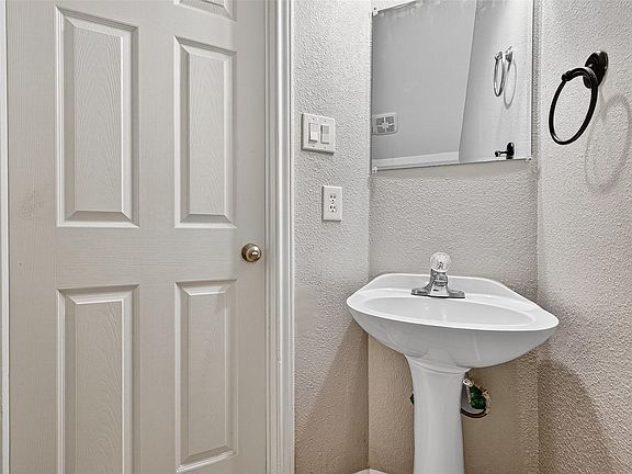 3rd image of 7411 Pacific Ridge Ct