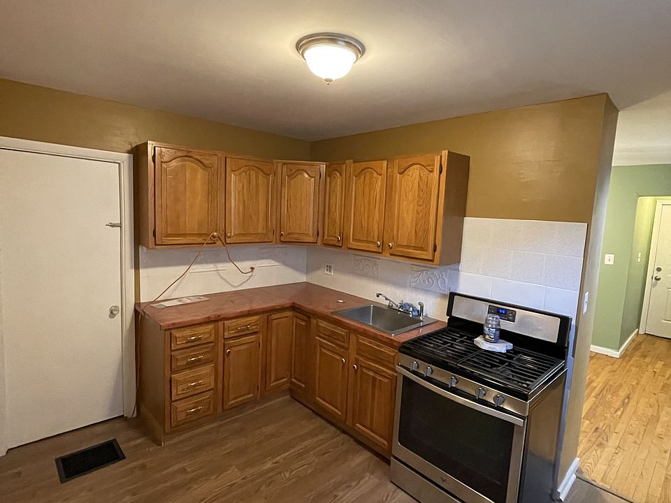 1st image of 16-18 Barcelow St #1