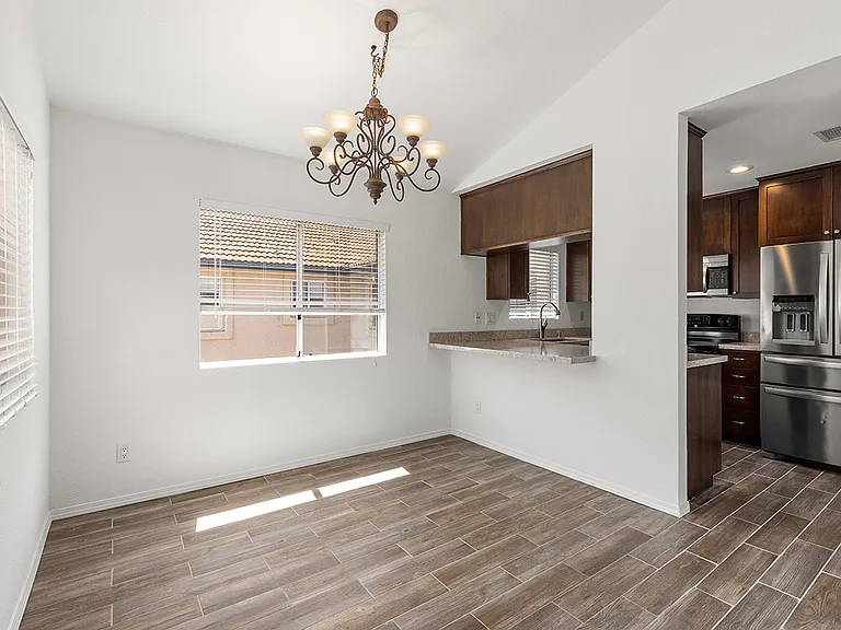 11239 Avenida De Los Lobos — Photo 8