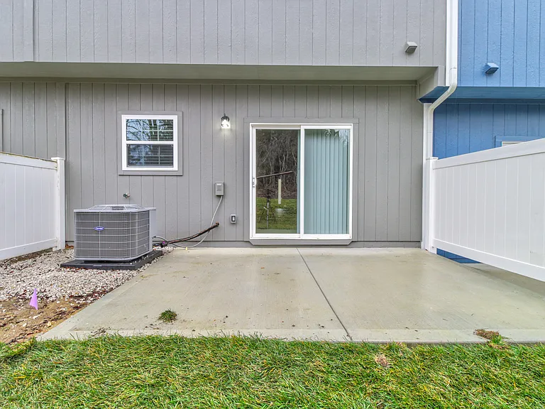 13000 Sandusky Ave — Photo 4