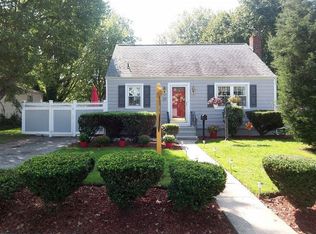 27 Plymouth Dr, Massapequa, NY 11758