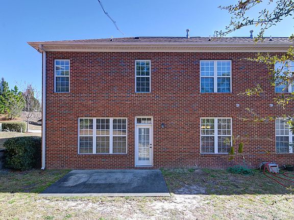 2nd image of 33 Heatherlaurel Ct