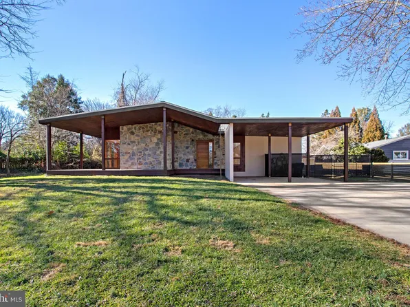 6515 Lily Dhu Ln, Falls Church, VA 22044
