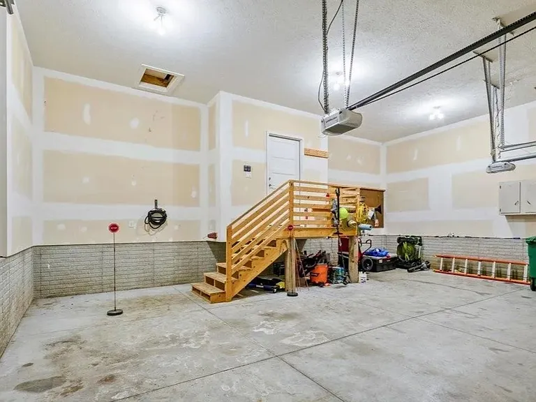 2602 Fountain Cir — Photo 23