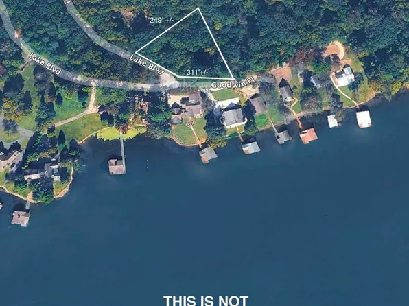 39 Lake Blvd, Scottsboro, AL 35769