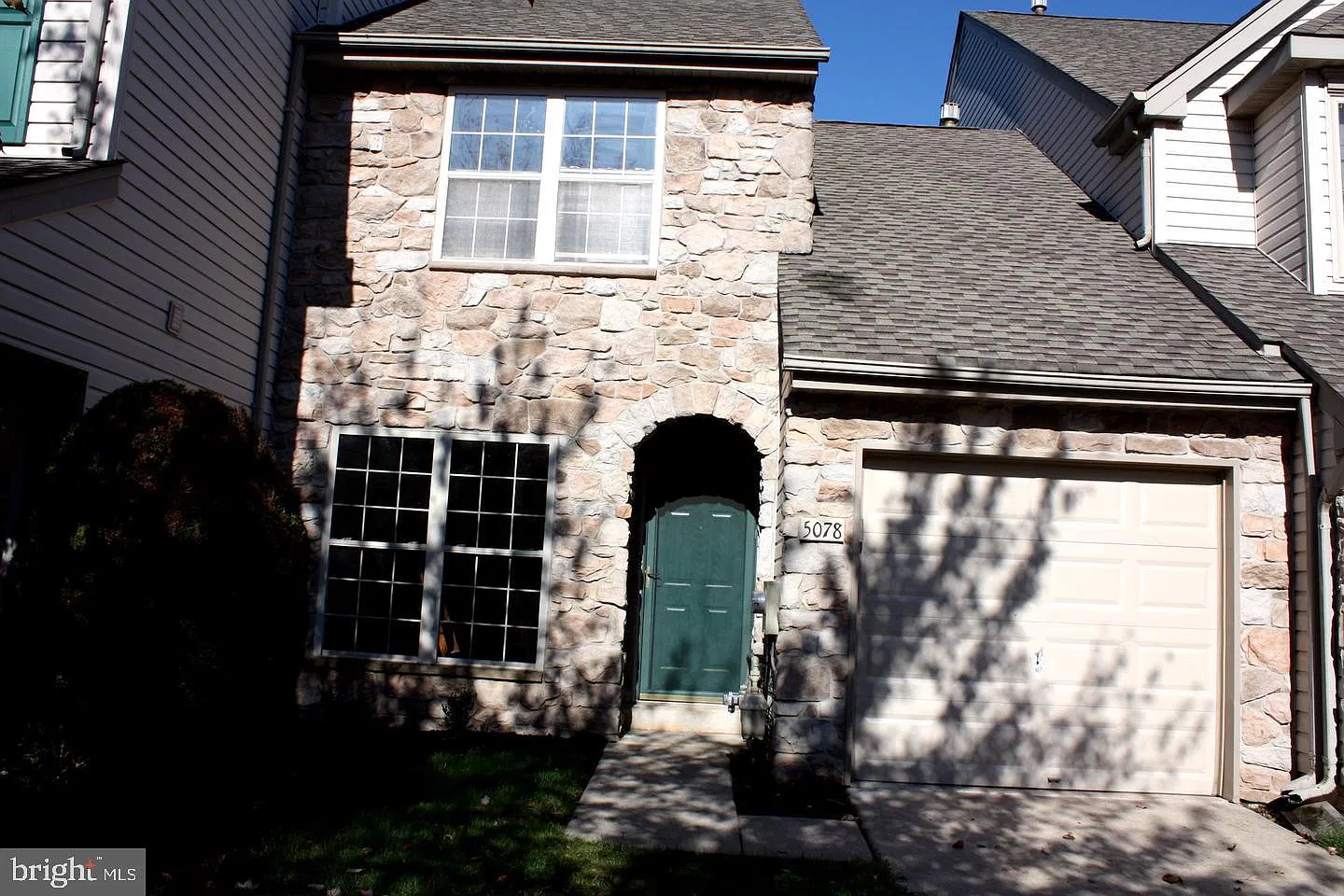 2 bed, 1.5 bath, 1332 sqft, $2,475 — Photo 1