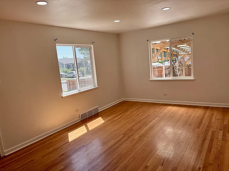 1433 S Decatur St — Photo 2