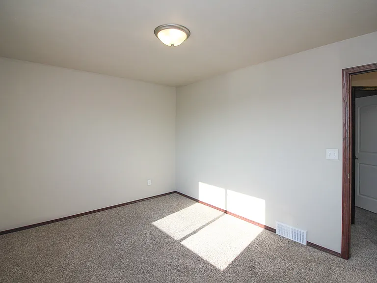 1013 Tanner Ct — Photo 17