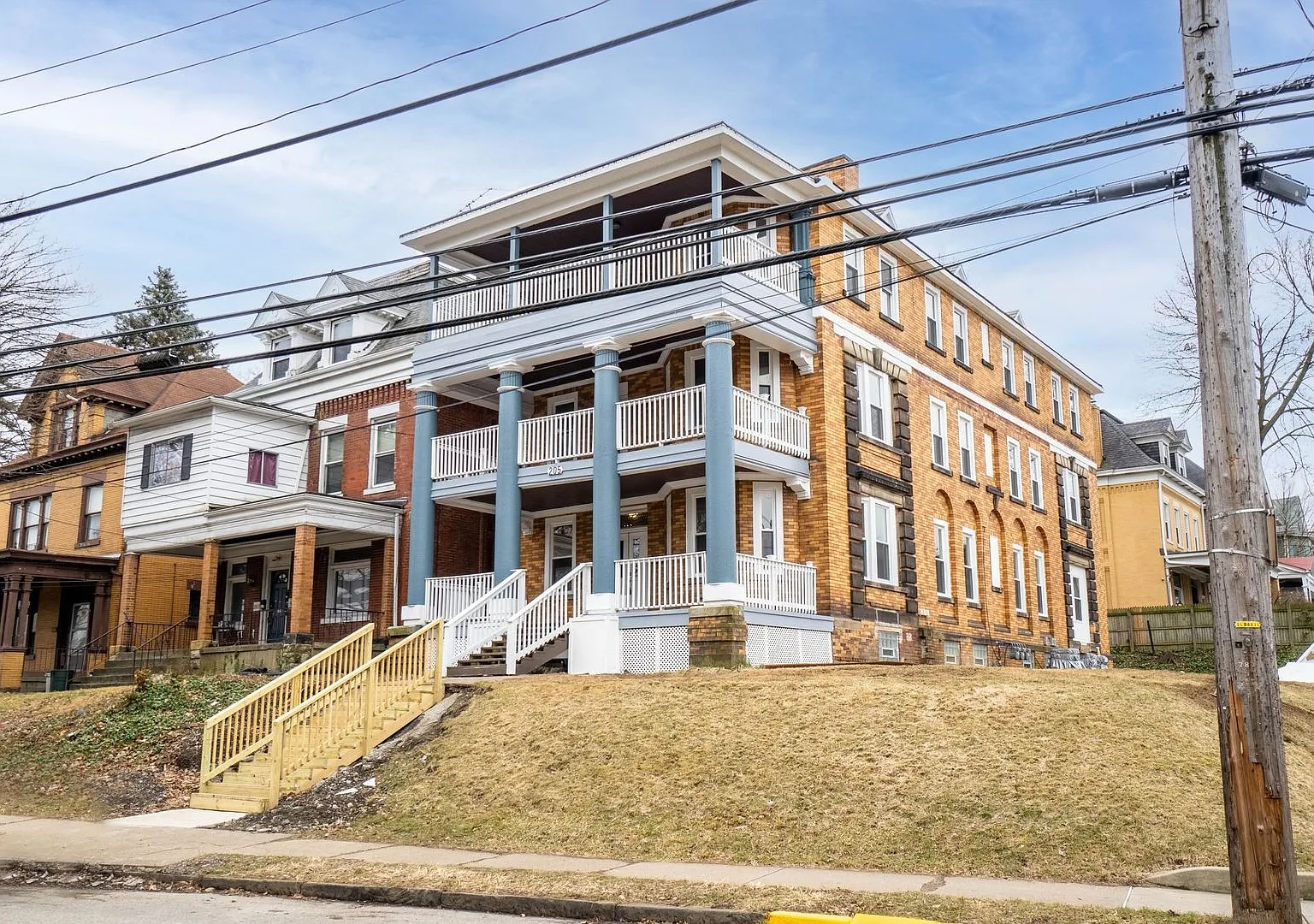 Classic 1900's building with all new interior space — Photo 2