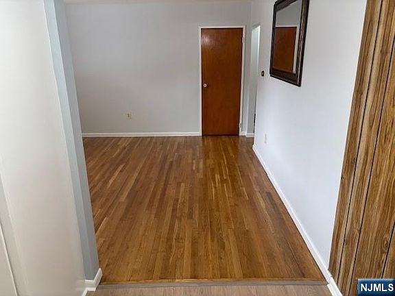 5th image of 262-280 Chamberlain Ave #4