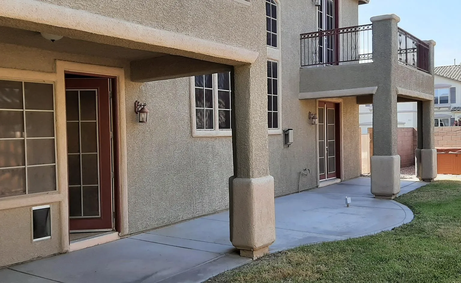 3 bed, 3663 sqft, $2,400 — Photo 3