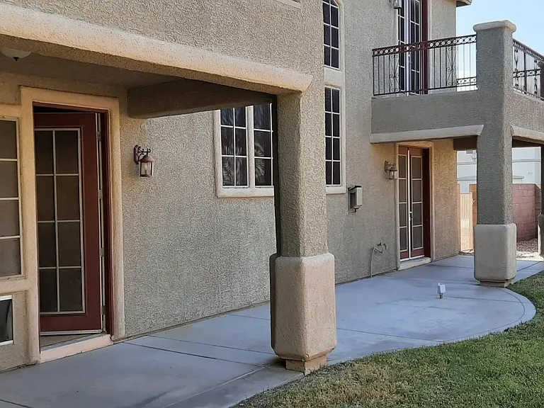 230 Valerian St — Photo 3