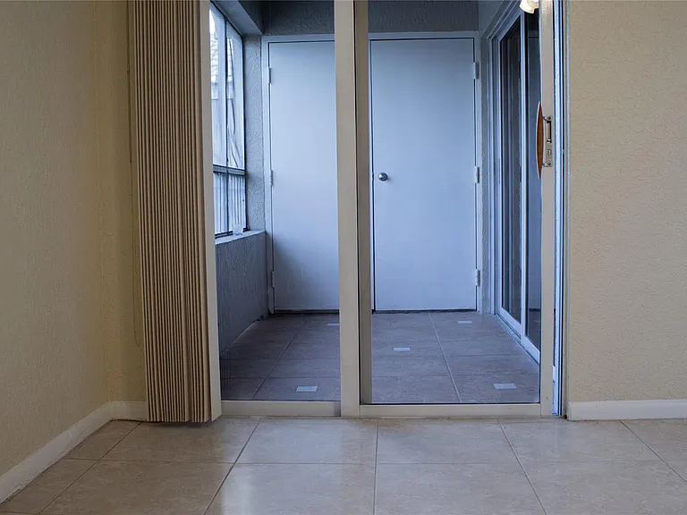 2861 N Oakland Forest Dr #307 — Photo 14