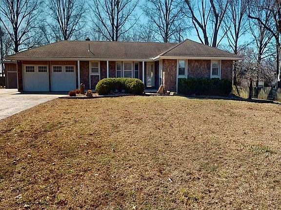 2nd image of 15293 Skyway Dr