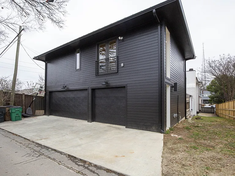 2213B Belmont Blvd — Photo 21
