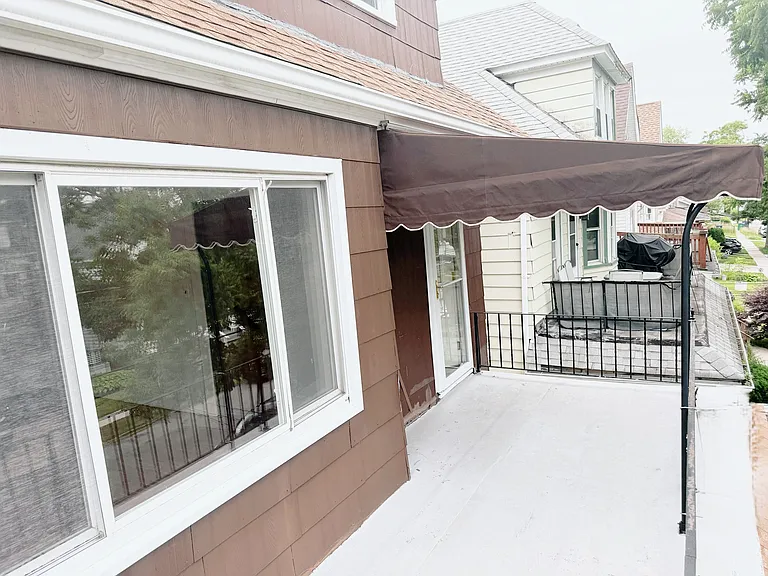 2ND FLOOR APT PATIO