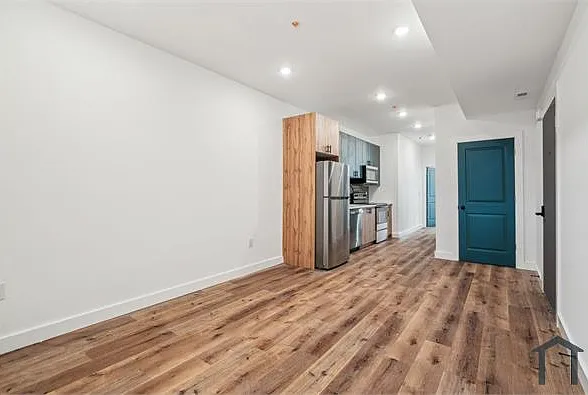 2 bed, $1,400 — Photo 4