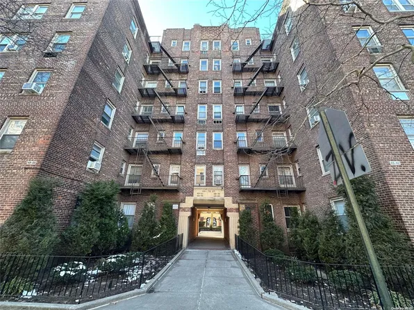 4842 44th St #4-H, Woodside, NY 11377