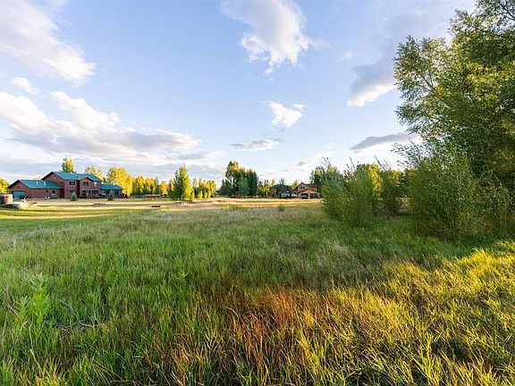 5th image of 255 Meadow Lark Trail