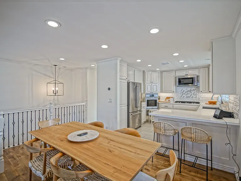 1543 Stanford Ave — Photo 16