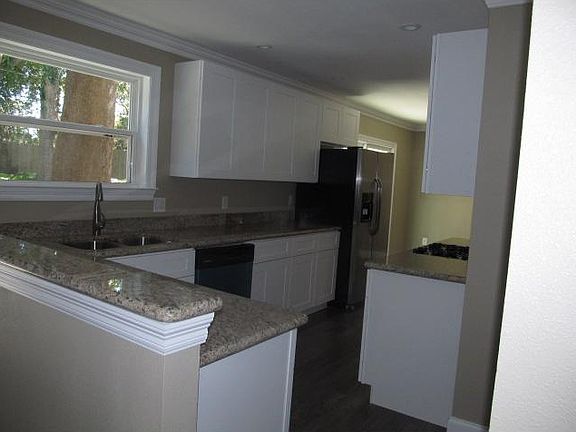 4th image of 3242 Hyman Pl