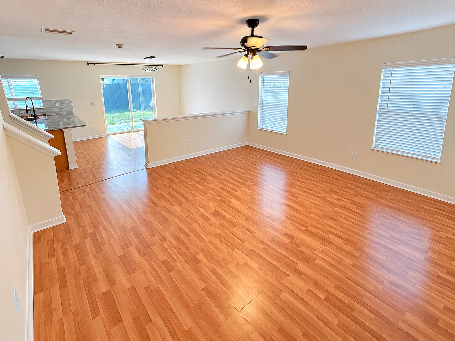 3 bed, 2.5 bath, 2145 sqft, $2,195 — Photo 3