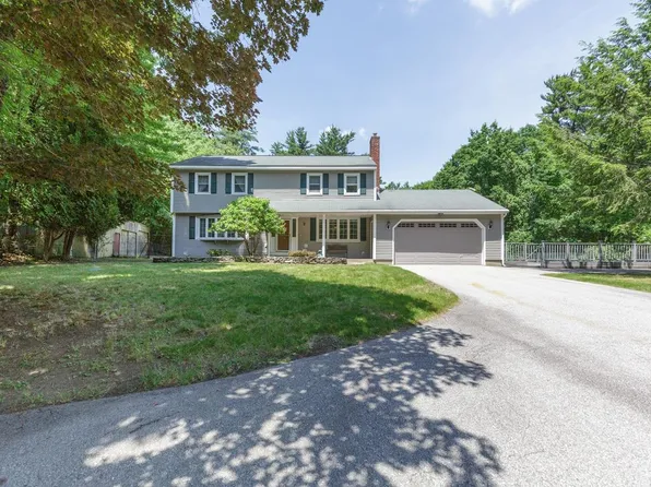 9 Hickory Lane, Bedford, NH 03110