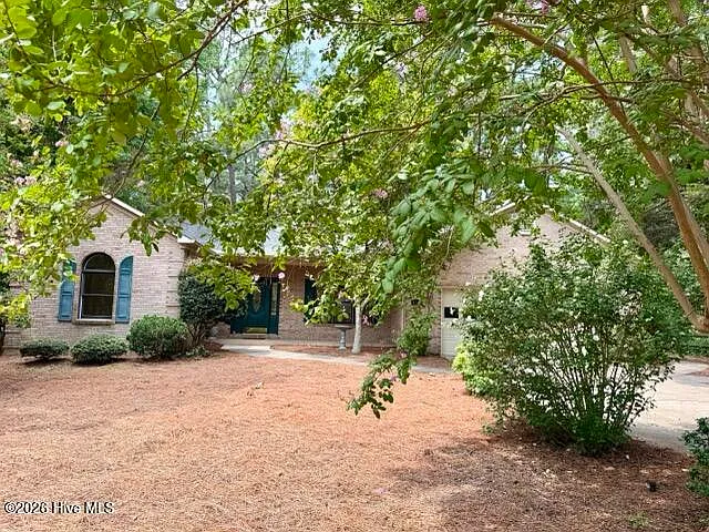 3 bed, 2.5 bath, 2030 sqft, $2,300 — Photo 2