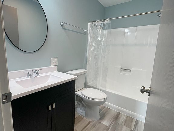3rd image of 1900 Apartment Dr APT 8