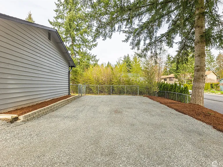 2733 174th St SE — Photo 25