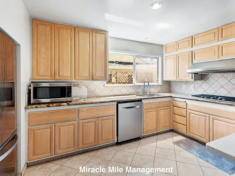 2503 Las Gallinas Ave — Photo 9