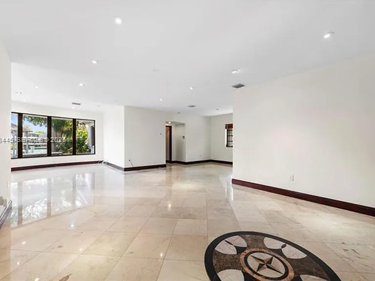 540 S Shore Dr — Photo 25