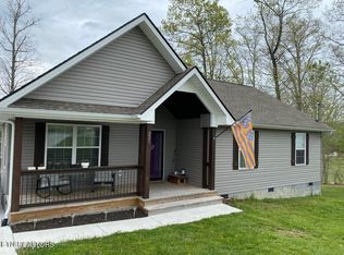 221 Kaysprings Cir, Jacksboro, TN 37757