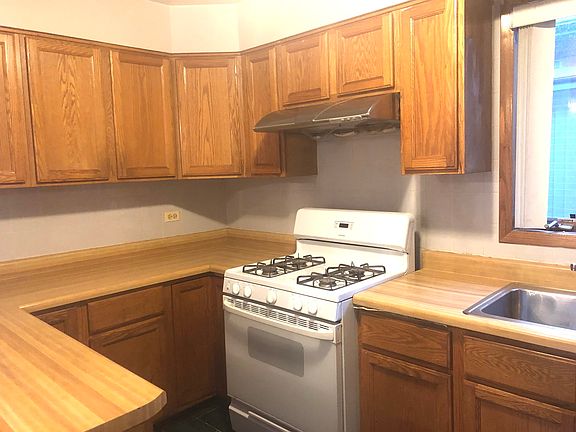 3rd image of 2624 S Emerald Ave #2